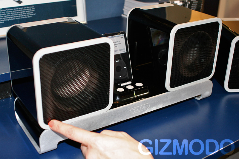 Illustration for article titled Griffin's Evolve is Perfect Wireless Sound System for Pool Parties
